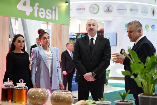 Prezident və ailəsi bu sərgilərlə tanış olub 