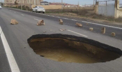 Sürücülərin DİQQƏTİNƏ: Bu yol ÇÖKDÜ