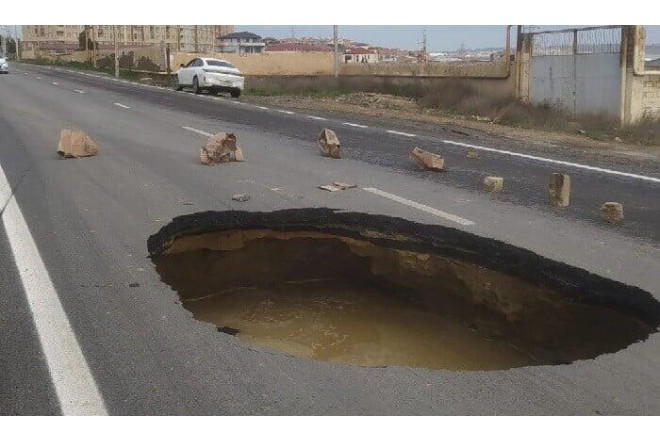 Sürücülərin DİQQƏTİNƏ: Bu yol ÇÖKDÜ