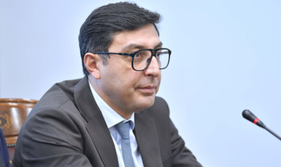 Müşavirini bu liseyə direktor təyin etdi - FOTO