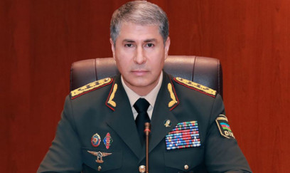 Vilayət Eyvazov sıra baxışı keçirib 