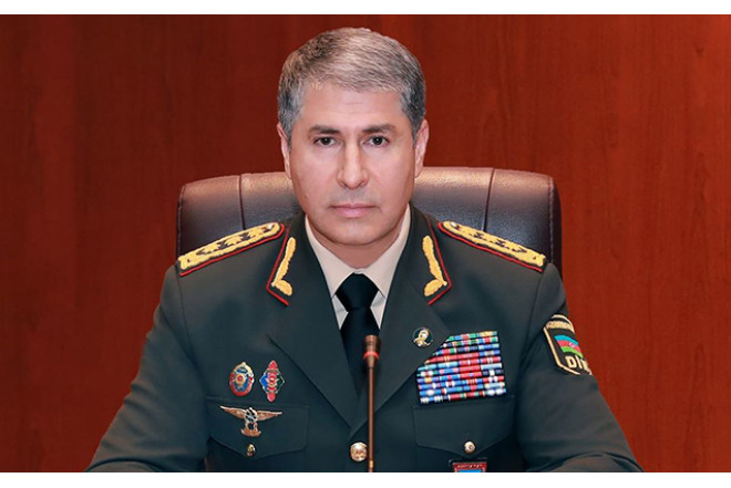 Vilayət Eyvazov sıra baxışı keçirib 