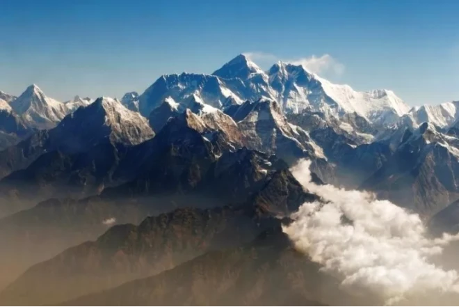 Dərsliklərdə yalan yazılıb: Everest dünyanın ən hündür dağı deyil