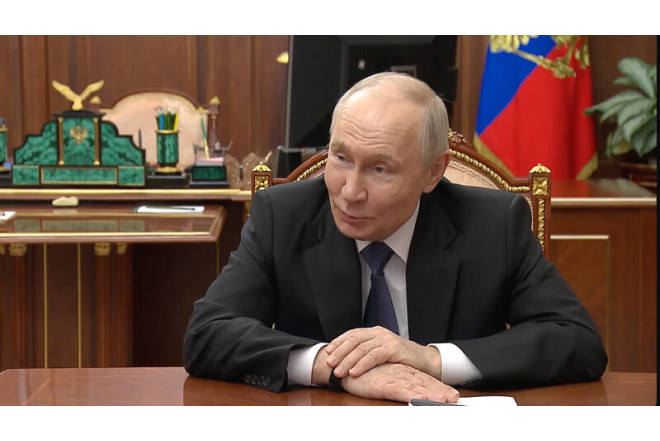 Putinlə görüşənlərə saat taxmaq qadağası 