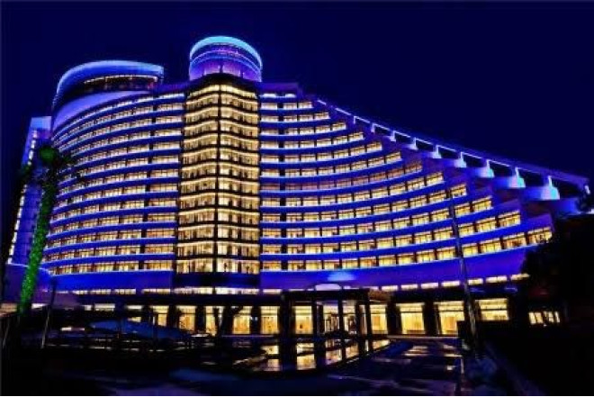 Azərbaycanda məşhur hotel sökülür? - FOTO