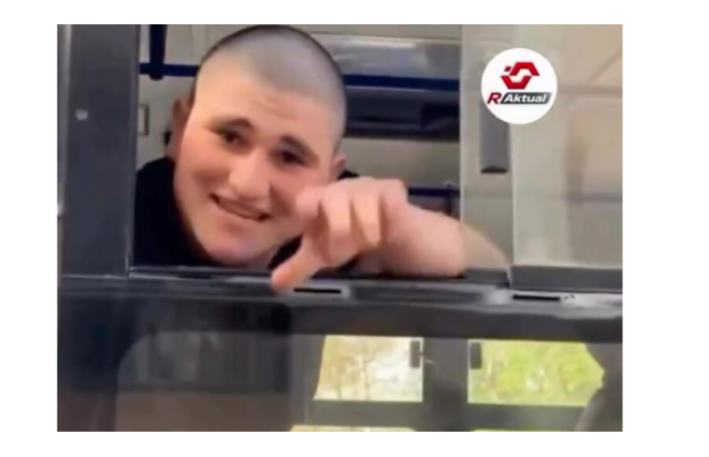 Hər kəs bu videodan danışır – əsgər yolasalma anı viral oldu