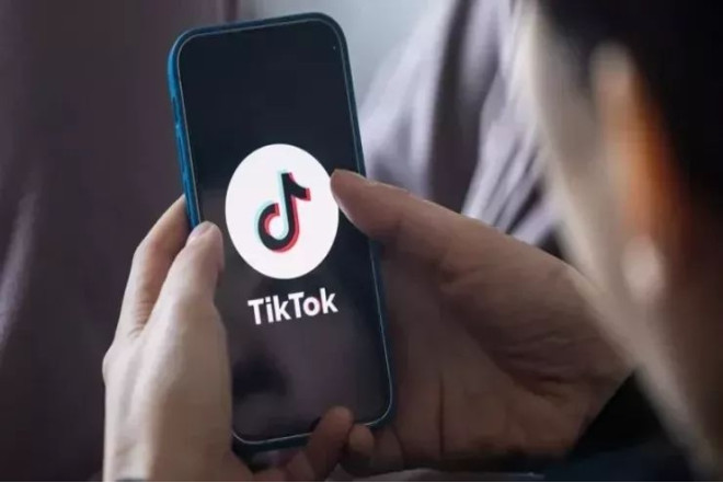 "TikTok"da canlı açıb söyüş söyən 3 dost HƏBS OLUNDU