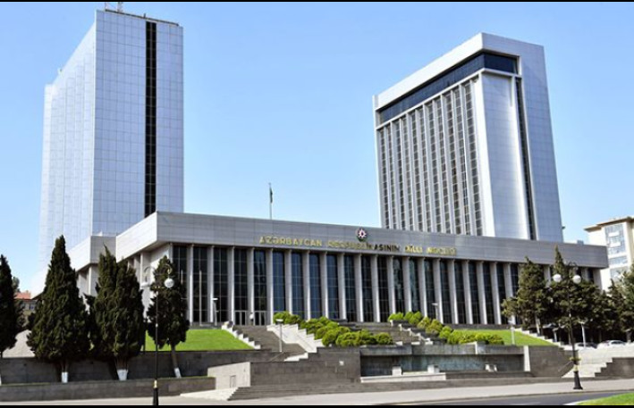 Parlamentin plenar iclası başlayıb 