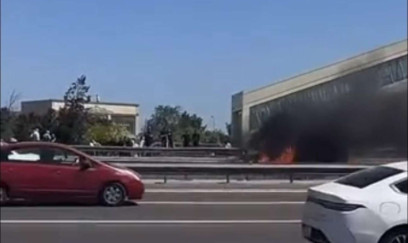 Aeroport yolunda yük maşını kül oldu - ANBAAN VİDEO