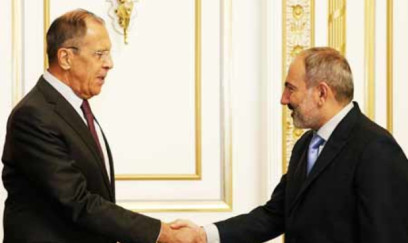 Lavrov Paşinyanın qərarını "kədərli" adlandırıb