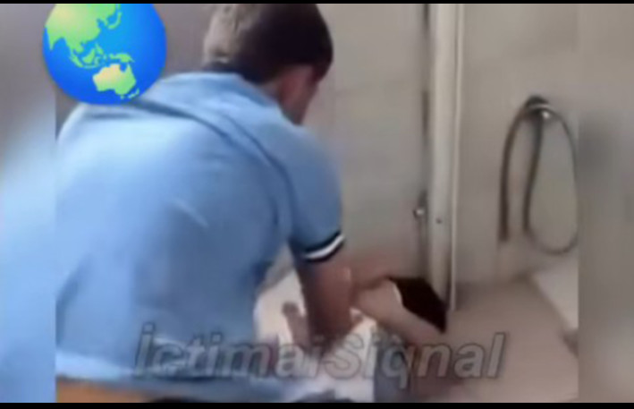 Şagird sinif yoldaşlarını hər gün döyür? - VİDEO+ YENİLƏNİB