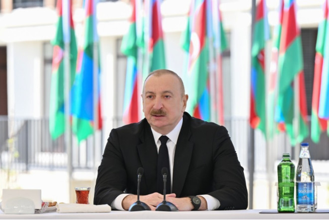 Dövlət başçısı: Türk dünyası XXI əsrin nüfuzlu geosiyasi güc mərkəzlərindən birinə çevrilməlidir 
