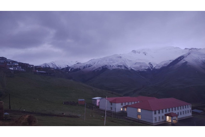 Qubanın dağlıq ərazilərinə qar yağıb - FOTO