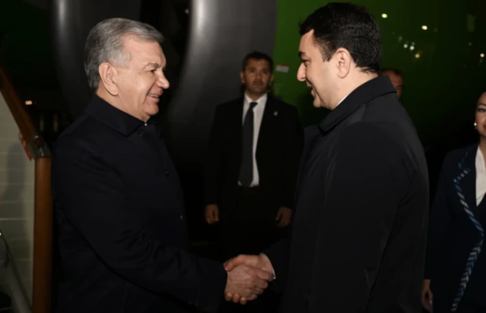 Şavkat Mirziyoyev Azərbaycana səfərə gəldi 
