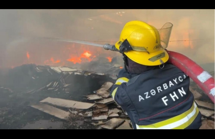 Bakıxanov qəsəbəsində sexdə yanğın