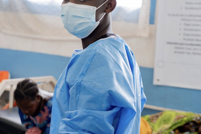 ÜST Ebola virusunun yayılma sürətindən narahatdır 