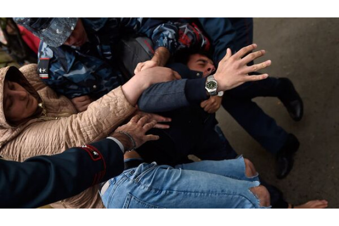 Seçki qalmaqalı Ermənistanda böyüyür – 21 nəfər həbs edildi