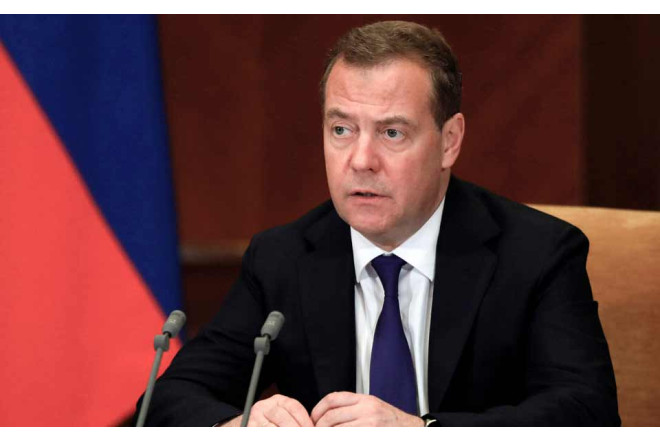 Medvedev Ukraynanı “daha güclü” vurmağa çağırdı - FOTO