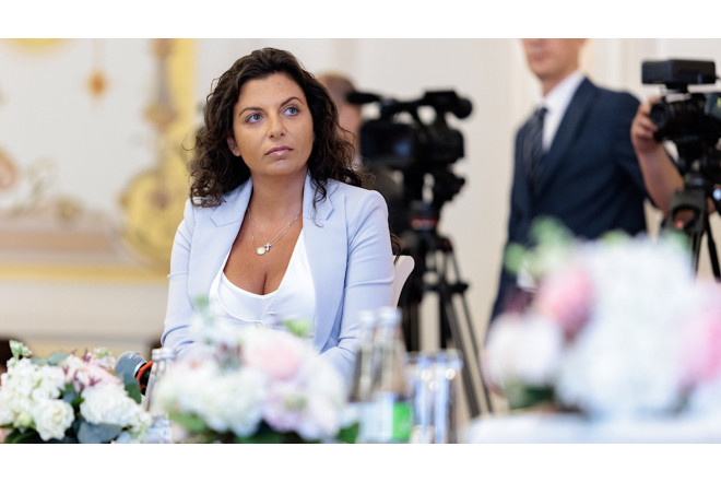 Simonyan erməni xalqını efirdə təhqir etdi