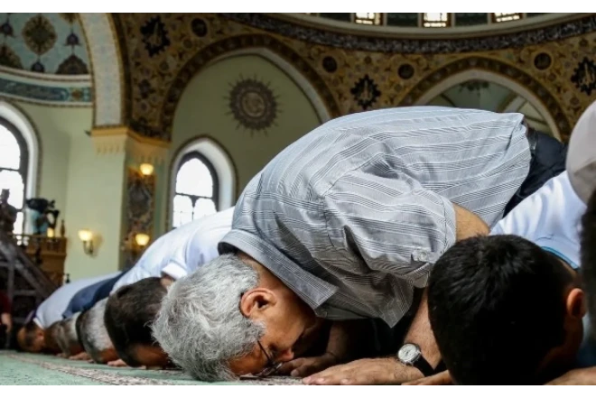 Bayram namazı qılındı 