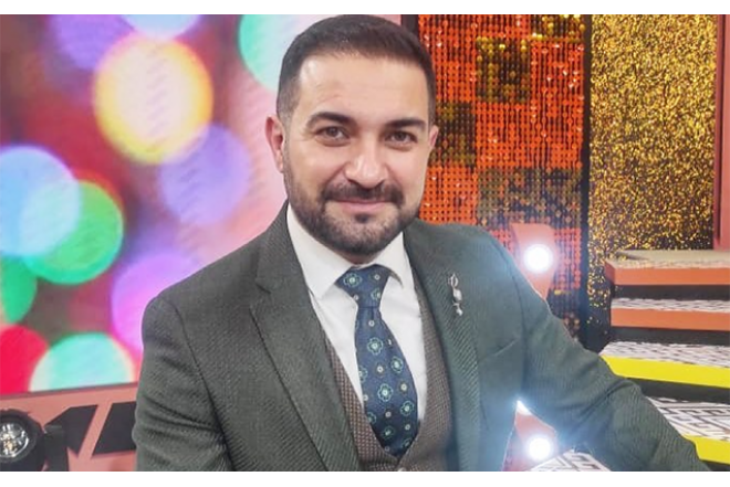 Əməkdar artist canlı yayımda AĞLADI - VİDEO