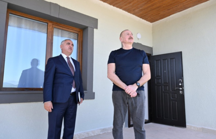 Prezident hərbçilər üçün nəzərdə tutulmuş mənzillərlə tanış olub 