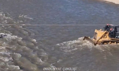 Naxçıvanda selə düşən şəxs xilas edilib- VİDEO