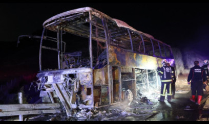 Türkiyədə sərnişin avtobusu yandı: 8 ölü, 33 yaralı var - FOTO