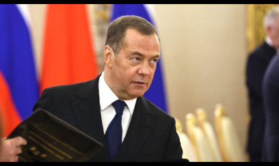 Medvedev: Paşinyan Trotskinin yolu ilə gedir