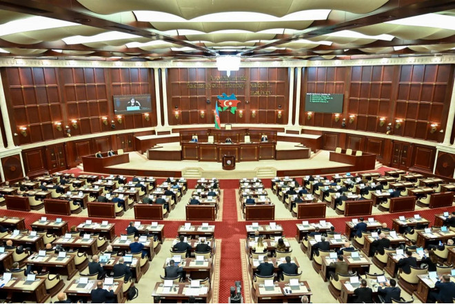 Milli Məclisin növbədənkənar sessiyasının ilk iclası başlayıb
