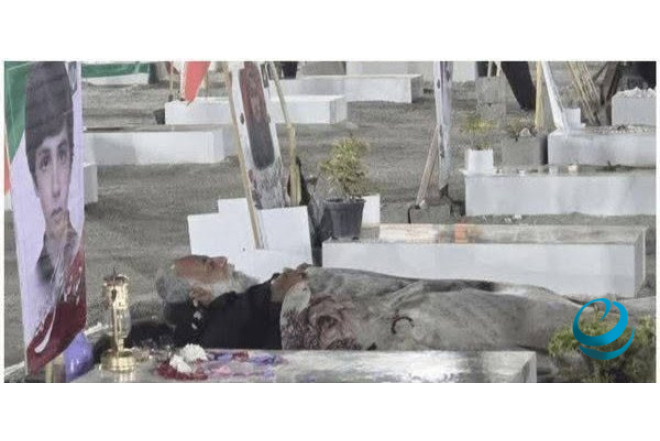 Aylardır ki, oğlunun qəbrinin yanında yatır - FOTO