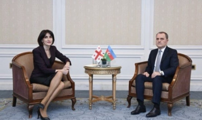 Ceyhun Bayramov gürcü həmkarı ilə görüşdü 