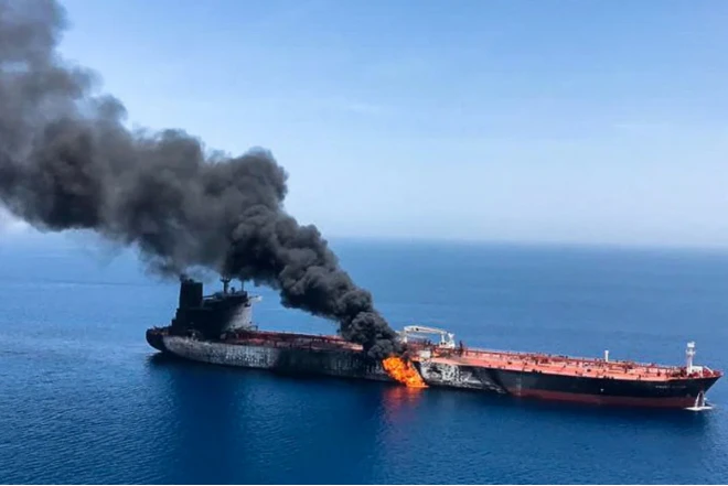 Daha bir tanker hücuma məruz qalıb 