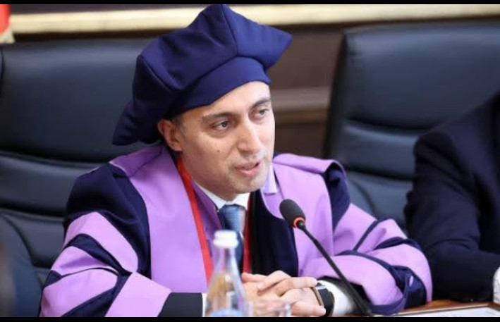 Emin Əmrullayevin süni intelekt sevdasına İCTİMAİ TƏPKİ