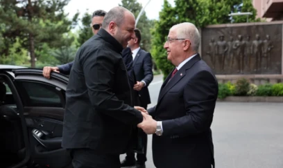 Yaşar Gülər  Rüstəm Umerovla görüşüb 