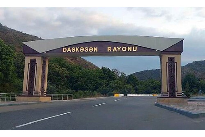 Daşkəsəndə seldən sonra yol çökdü 