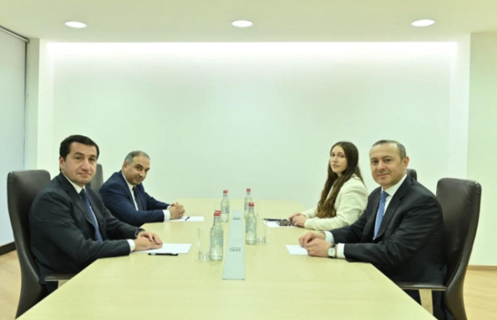 Hikmət Hacıyev ilə Armen Qriqoryan Ermənistanın Dilican şəhərində görüşüb