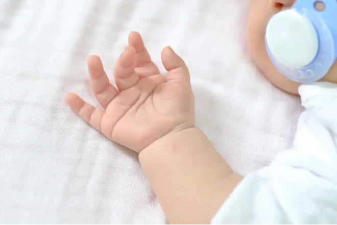 1 yaşında öldü - Qızdırmadan