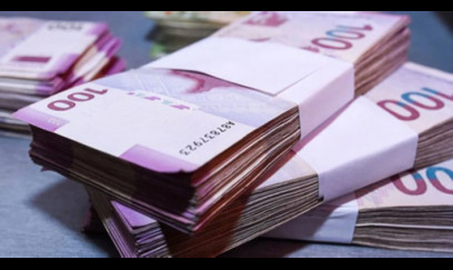 İşlədiyi mağazadan 10 min manat oğurladı 