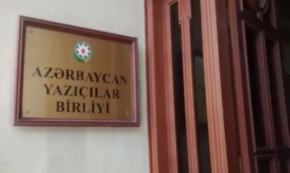 Yazıçılar Birliyinə qəbul dayandırıldı 