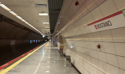 İstanbulda metro relsdən çıxdı 