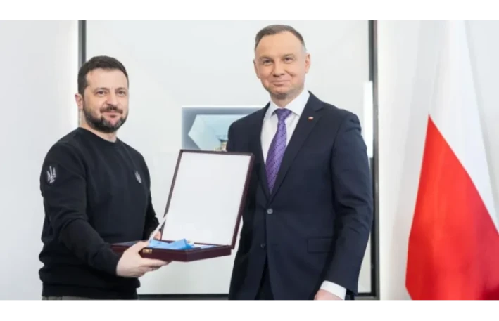 Polşa Zelenskiyə verdiyi ali mükafatı GERİ ALDI