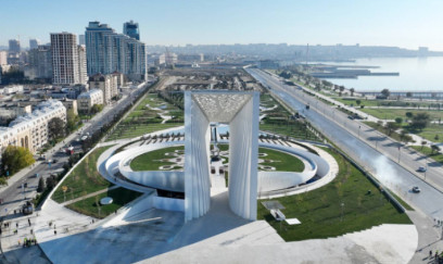 Türkmənistan Prezidenti Zəfər parkını ziyarət etdi 
