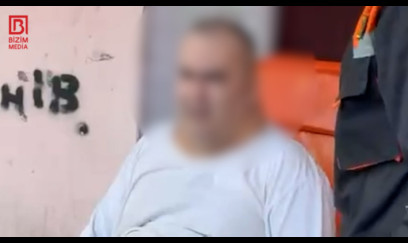 Bakıda 330 kiloqram çəkisi olan kişi evdən belə çıxarıldı – VİDEO