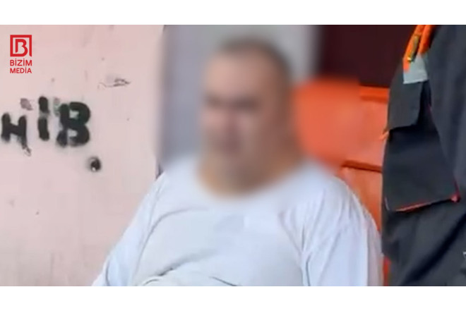 Bakıda 330 kiloqram çəkisi olan kişi evdən belə çıxarıldı – VİDEO
