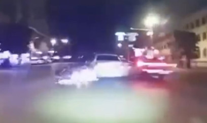 Manevr qaydasını pozub motosikleti vurdu - Anbaan video