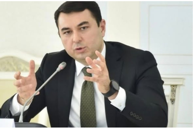 Cənab nazir, bəyəm bu insan  dövlətdən çoxmu şey istəyir? 