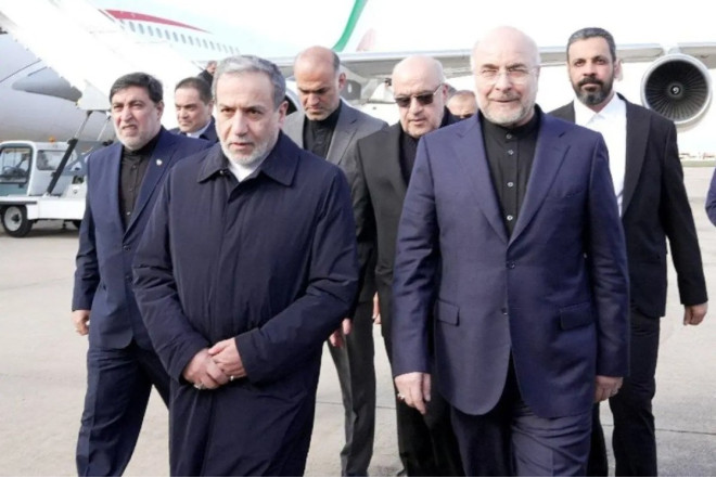 İranın danışıqlar heyəti Omana səfər edib 