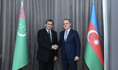 Ceyhun Bayramov türkmənistanlı həmkarı ilə görüşüb 