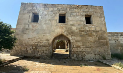 Bakıda tarixi karvansaraya qanunsuz müdaxilənin qarşısı alındı - FOTO